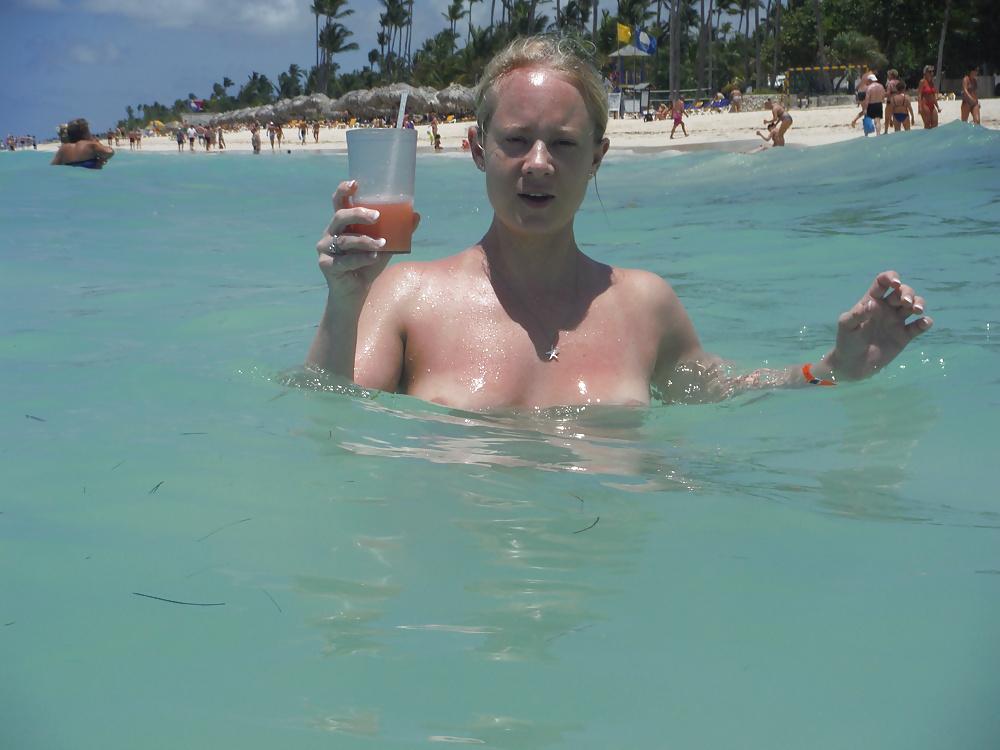 25P Hot and naked vacation