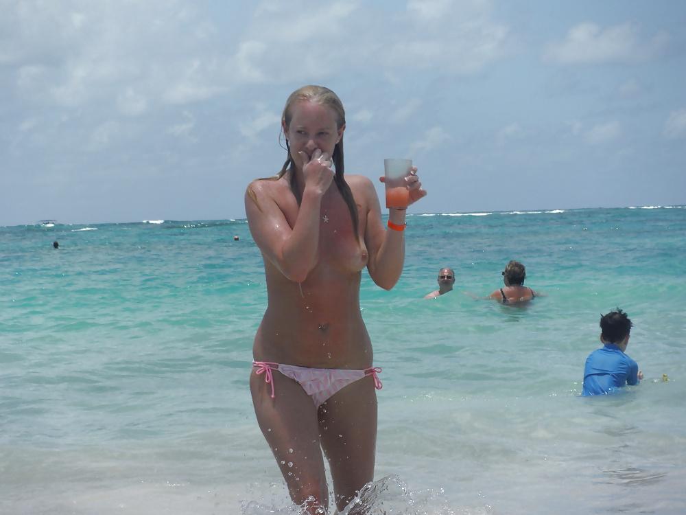 25P Hot and naked vacation