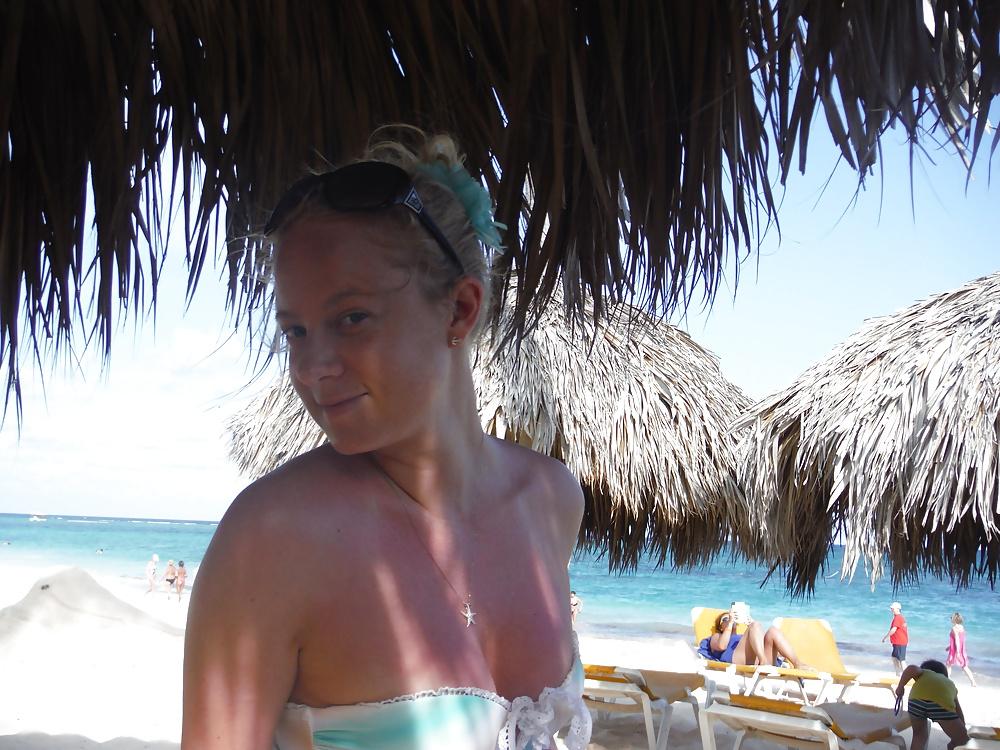 25P Hot and naked vacation