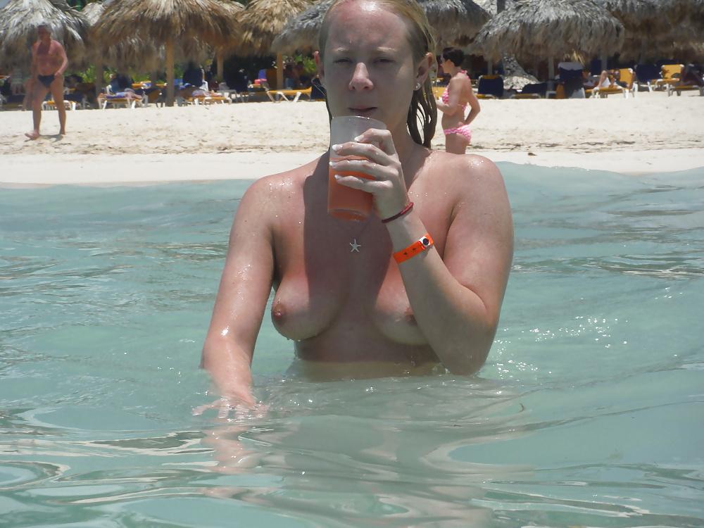 25P Hot and naked vacation