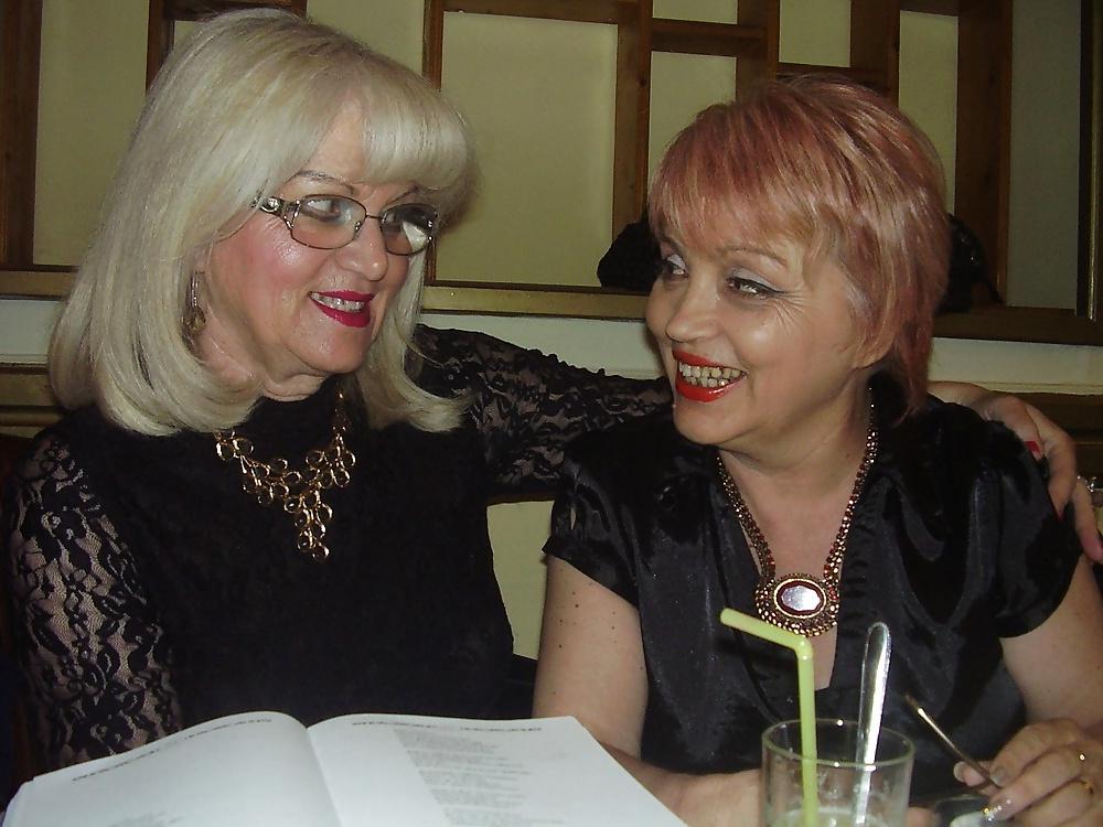 19P Blonde Mature Lady