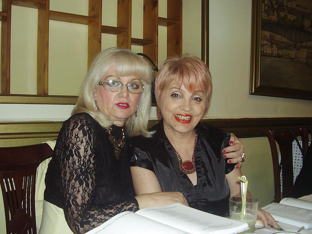 19P Blonde Mature Lady