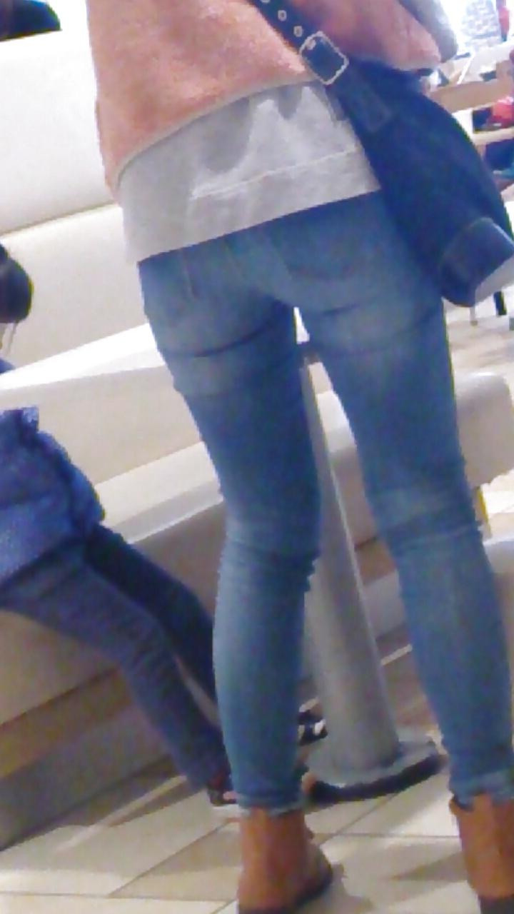 13P Amateur sexy ass