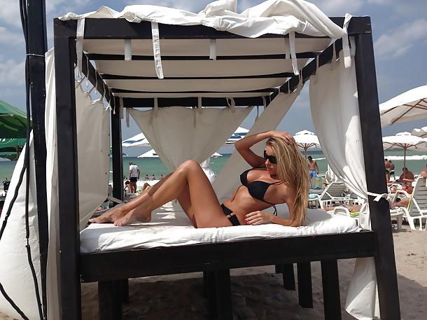 25P ROMANIAN MILF MODEL FLORENTINA