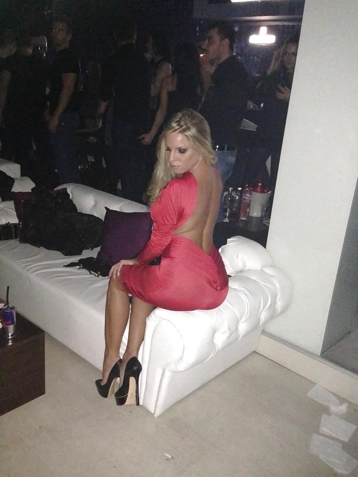 25P ROMANIAN MILF MODEL FLORENTINA