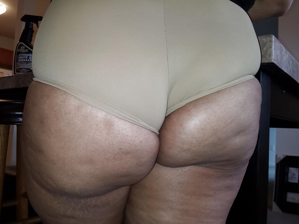 9P Latin wife thick ass cheeks nice and thick!!!