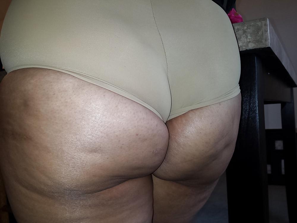 9P Latin wife thick ass cheeks nice and thick!!!