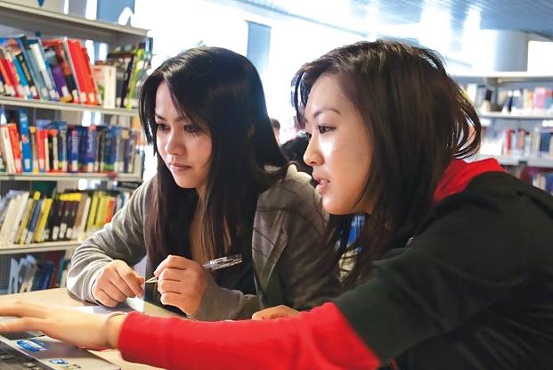 25P Asian College Students