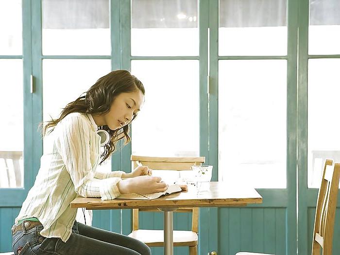 25P Asian College Students