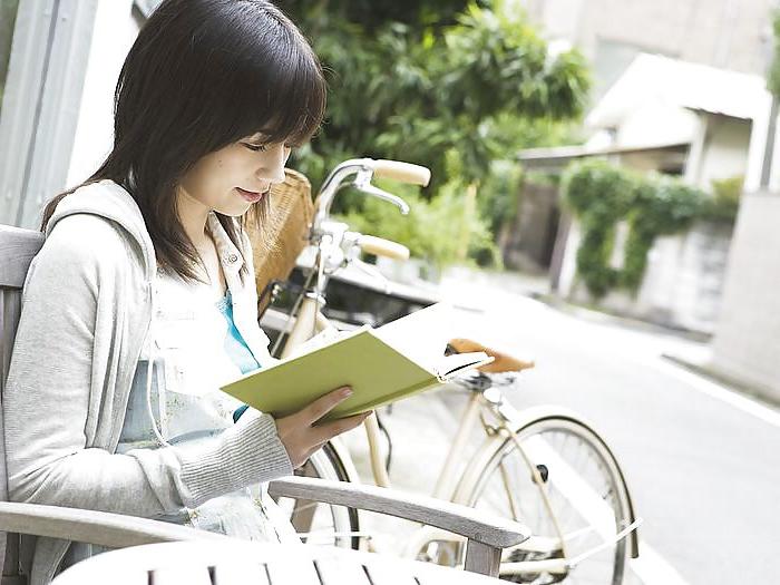 25P Asian College Students