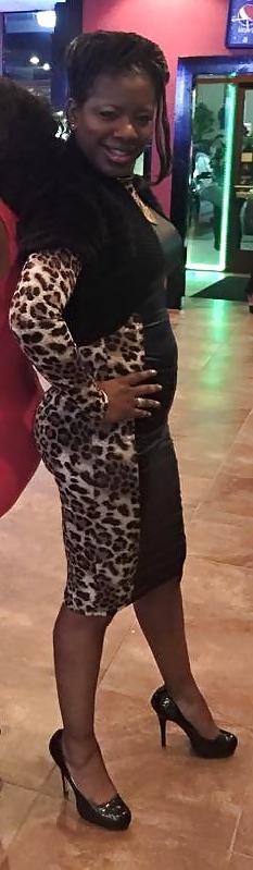 25P Ebony Cougars & MILFs