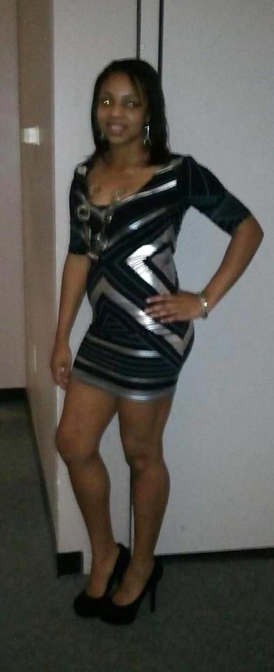 25P Ebony Cougars & MILFs