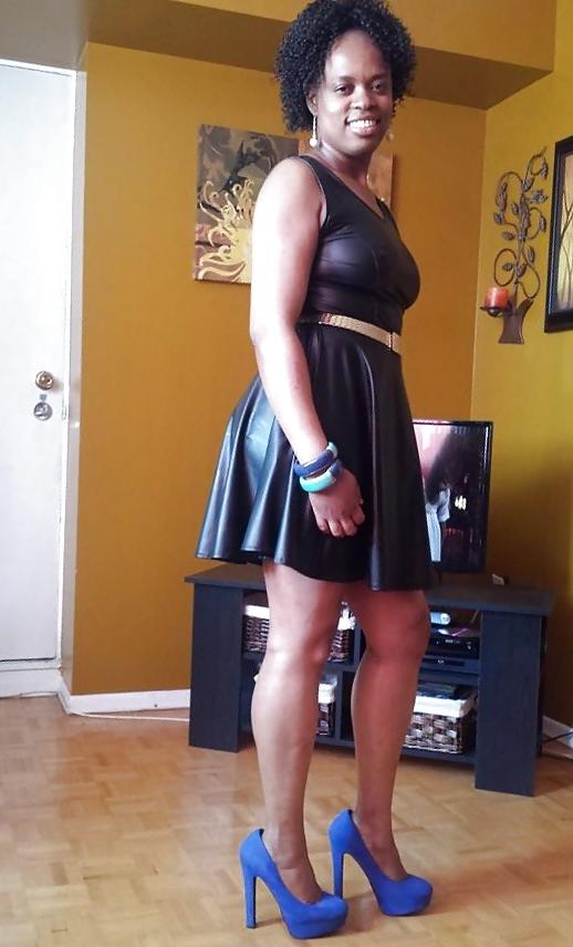 25P Ebony Cougars & MILFs