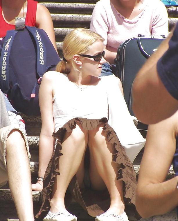 25P Voyeur Upskirt  #2
