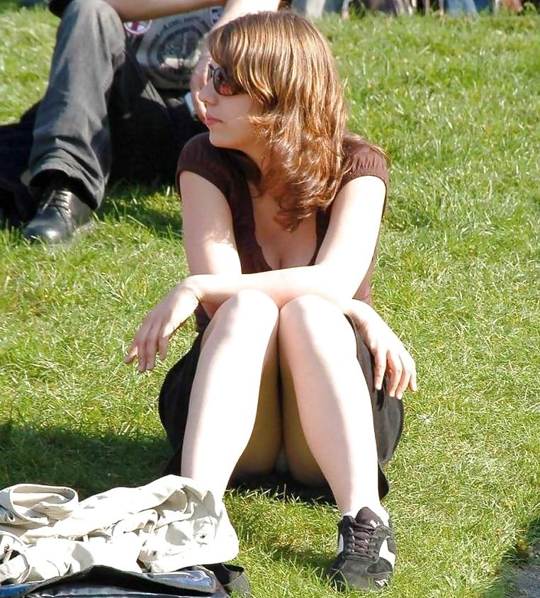 25P Voyeur Upskirt  #2