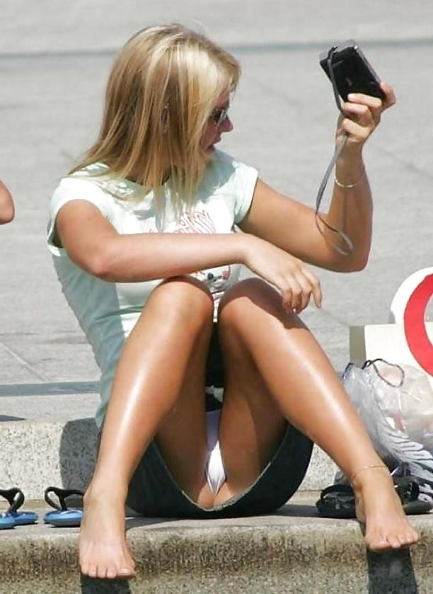 25P Voyeur Upskirt  #2