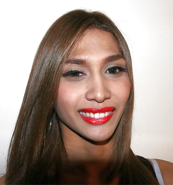 16P Ladyboy YoYo from Bangkok