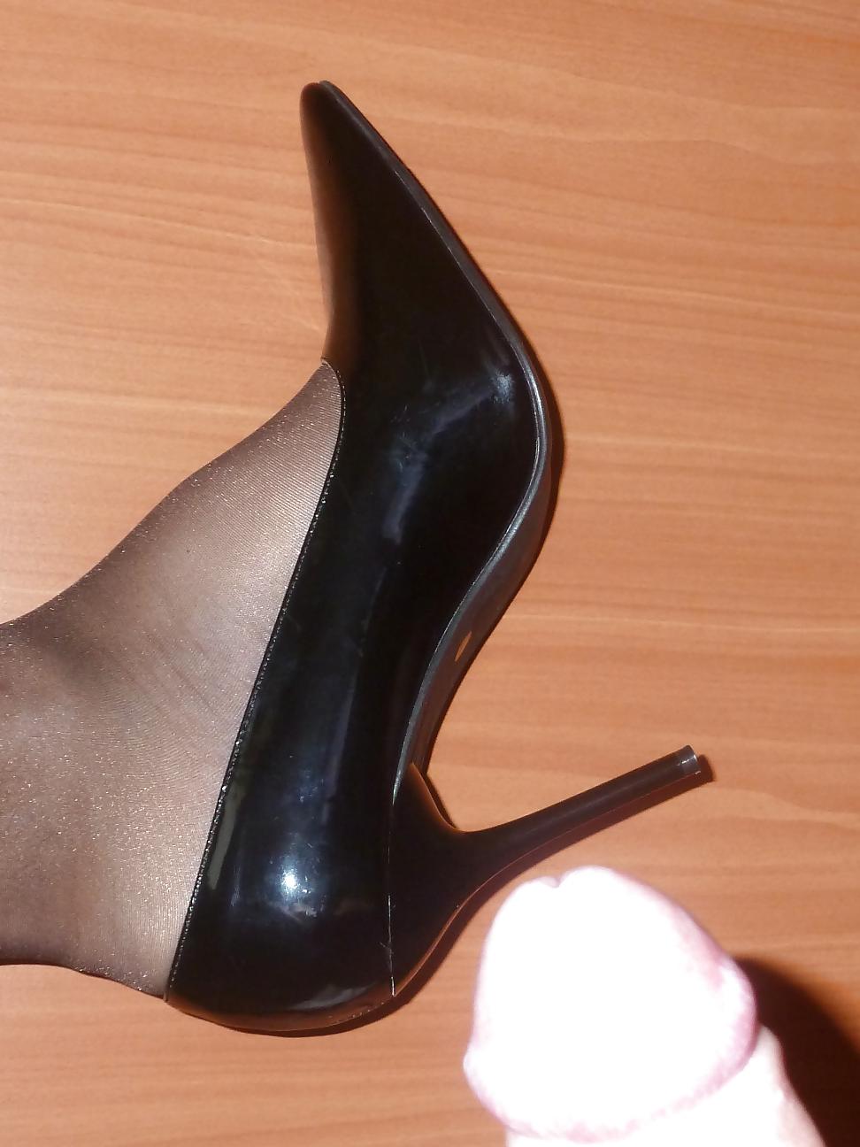 12P Feet close-up