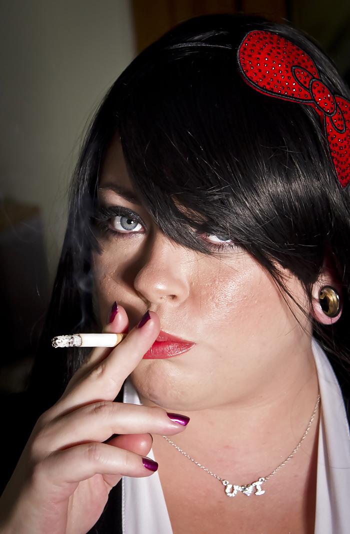 25P Tina Snua Dressed Sexily & Smoking - BBW Fetish 