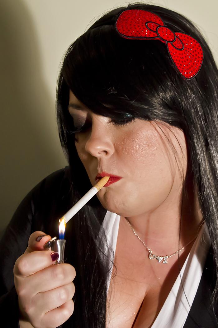 25P Tina Snua Dressed Sexily & Smoking - BBW Fetish 