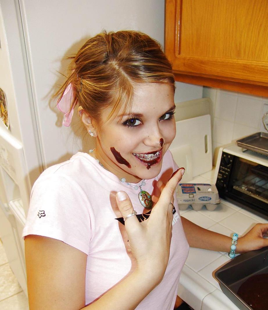 25P Horny Topanga - Playing with food