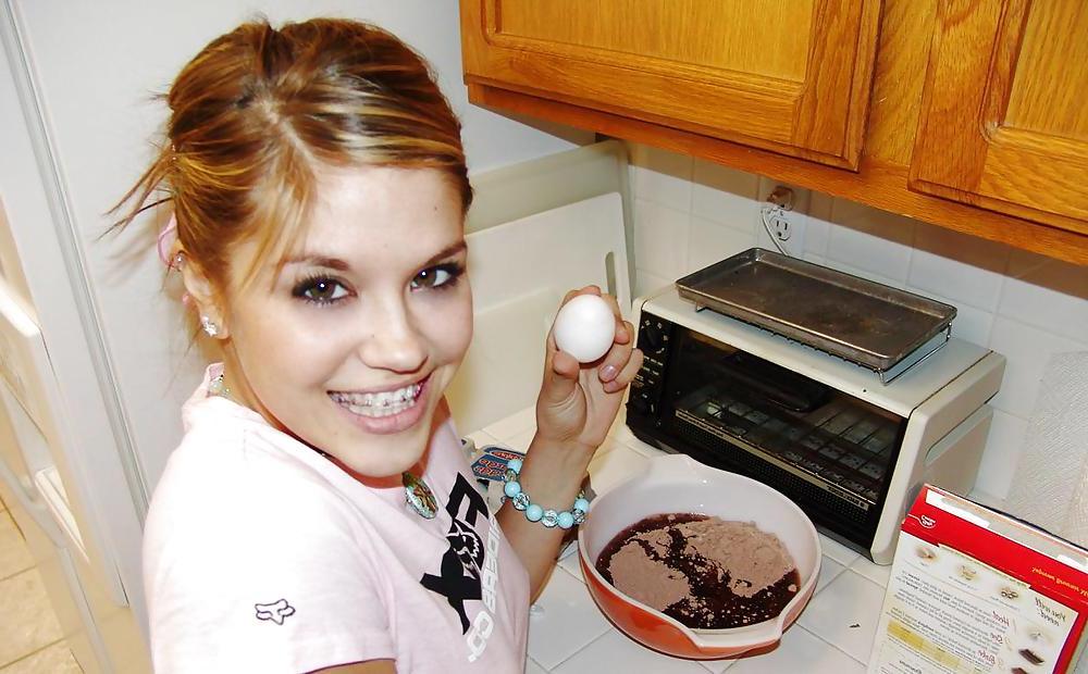 25P Horny Topanga - Playing with food