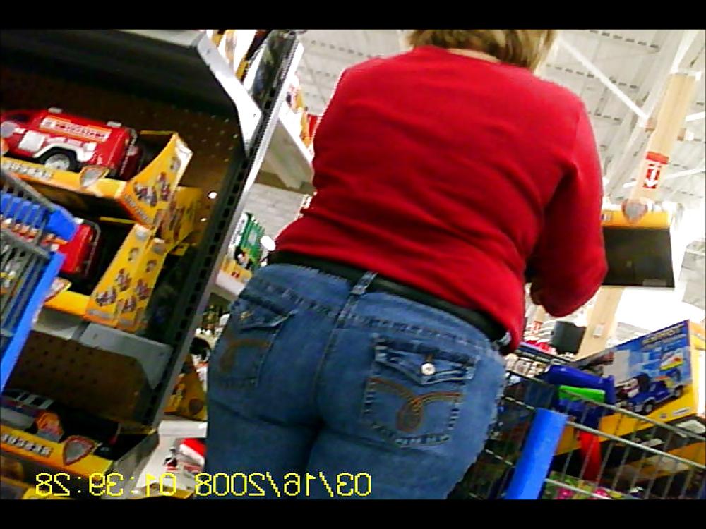 4P Big Butt Granny Buying Toys for Grand