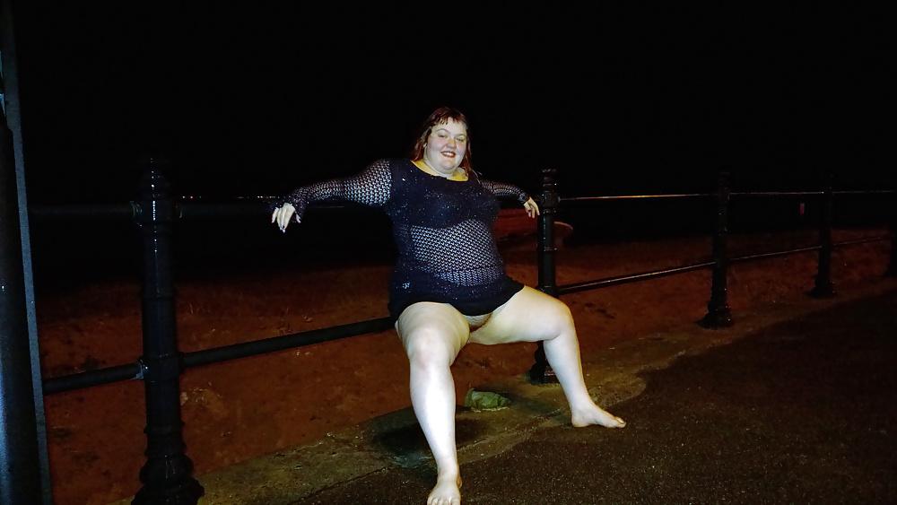 9P Tim Tess 16 Hairy BBW after hours on the pavement