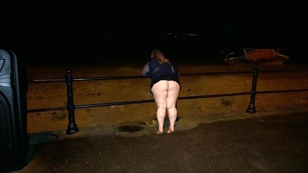 9P Tim Tess 16 Hairy BBW after hours on the pavement
