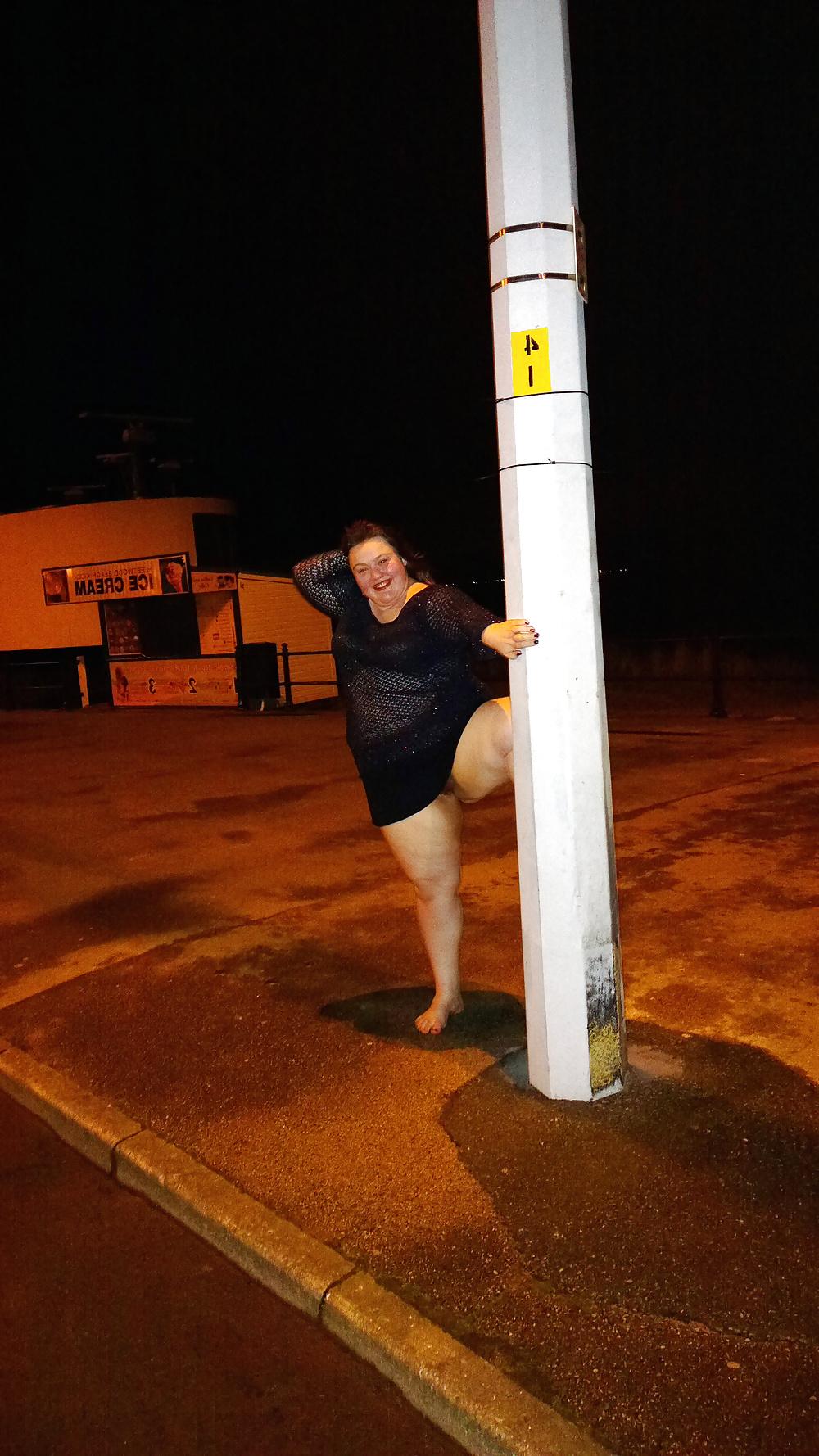 9P Tim Tess 16 Hairy BBW after hours on the pavement