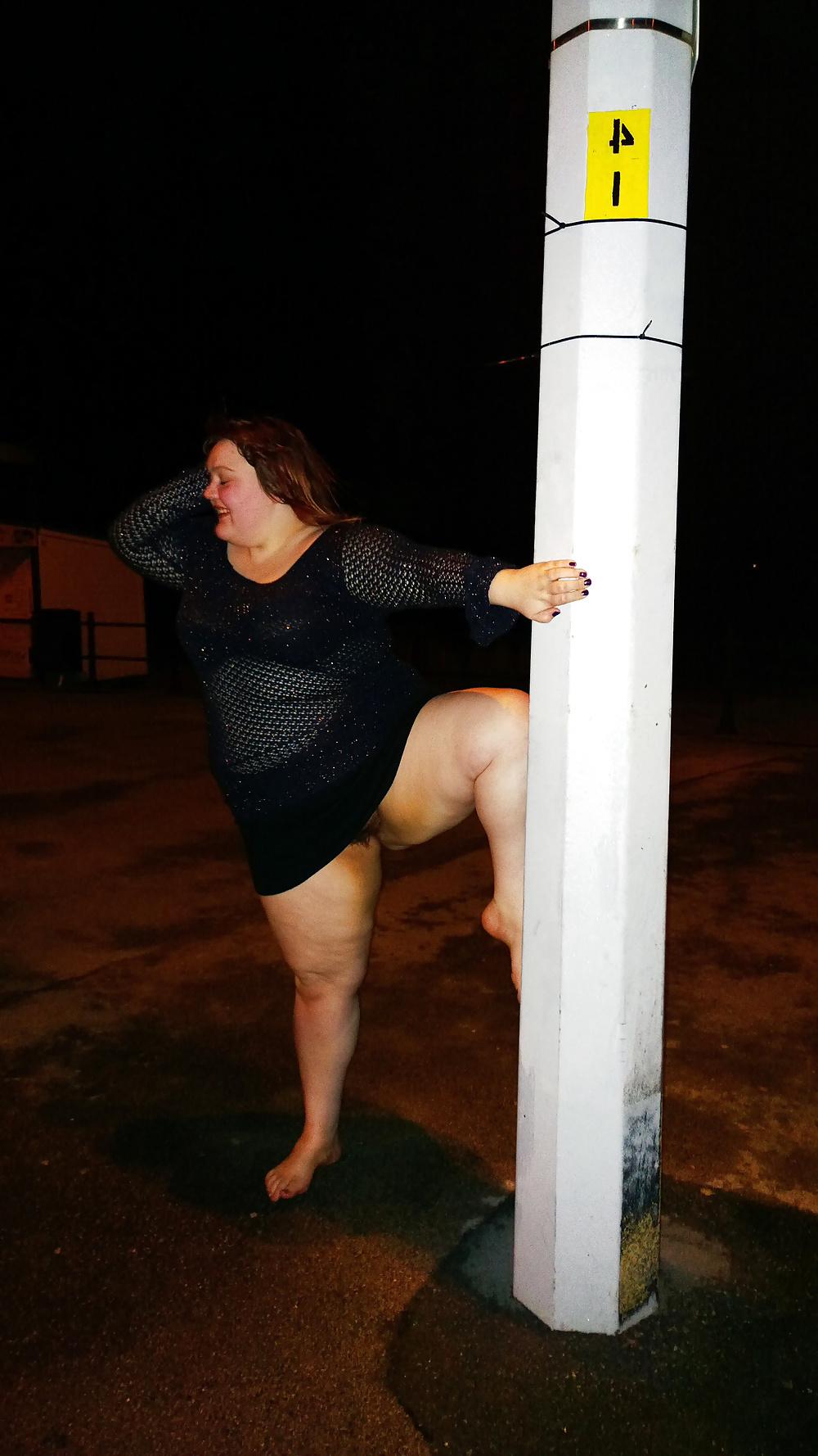 9P Tim Tess 16 Hairy BBW after hours on the pavement