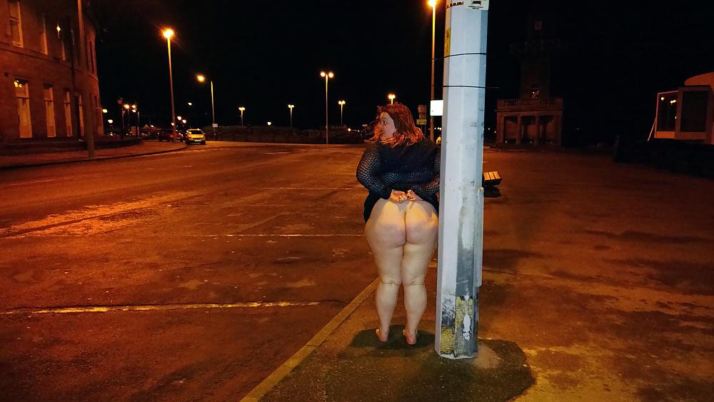 9P Tim Tess 16 Hairy BBW after hours on the pavement