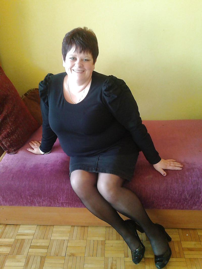 25P Mature Ladies