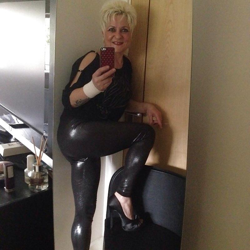 25P Mature Ladies