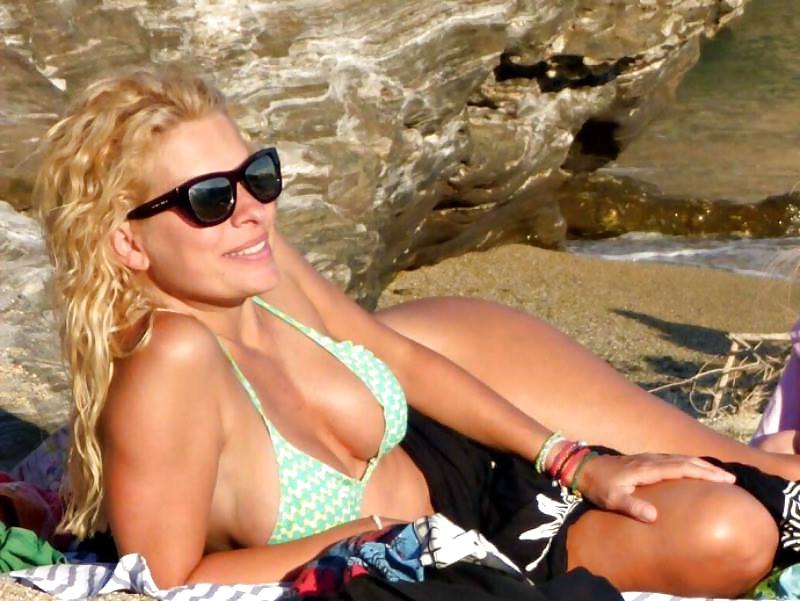 25P GREEK MILF ELENH MENEGAKH 43 YEARS OLD