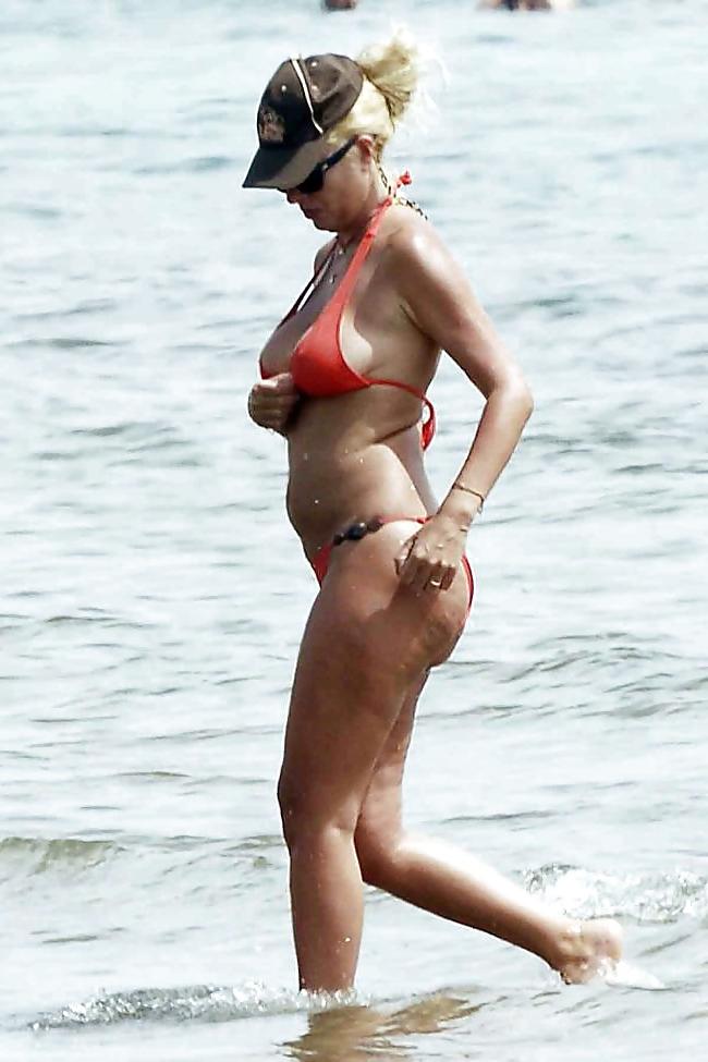 25P GREEK MILF ELENH MENEGAKH 43 YEARS OLD