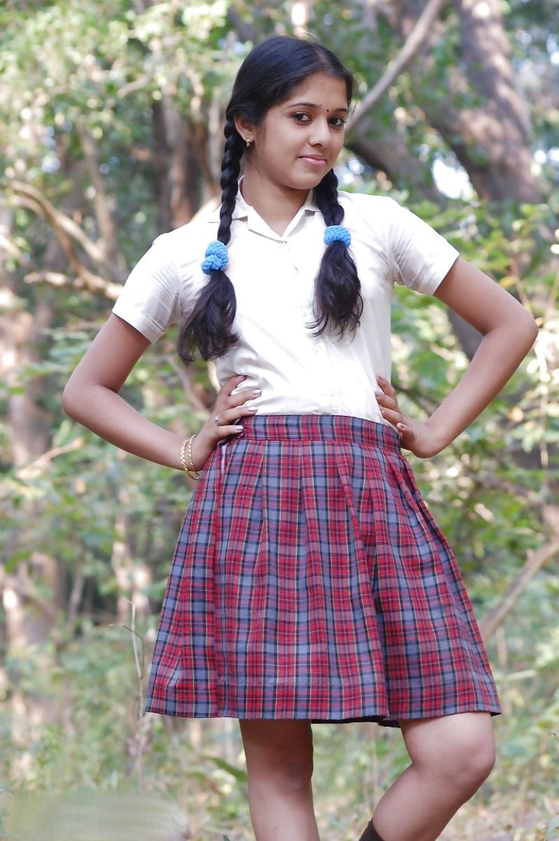18P Kerala School Girl (Non Nude)