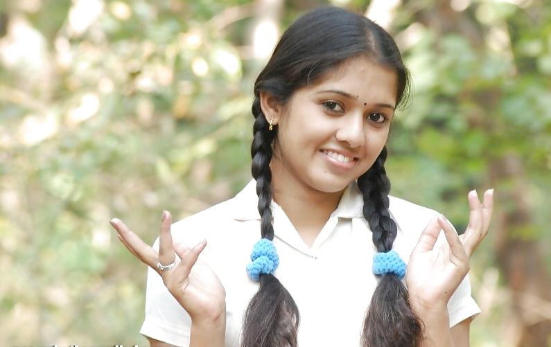 18P Kerala School Girl (Non Nude)