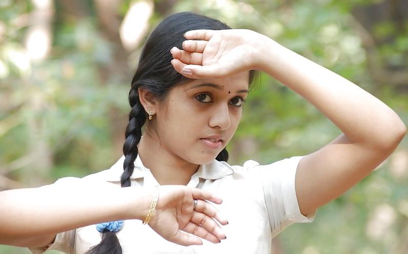 18P Kerala School Girl (Non Nude)