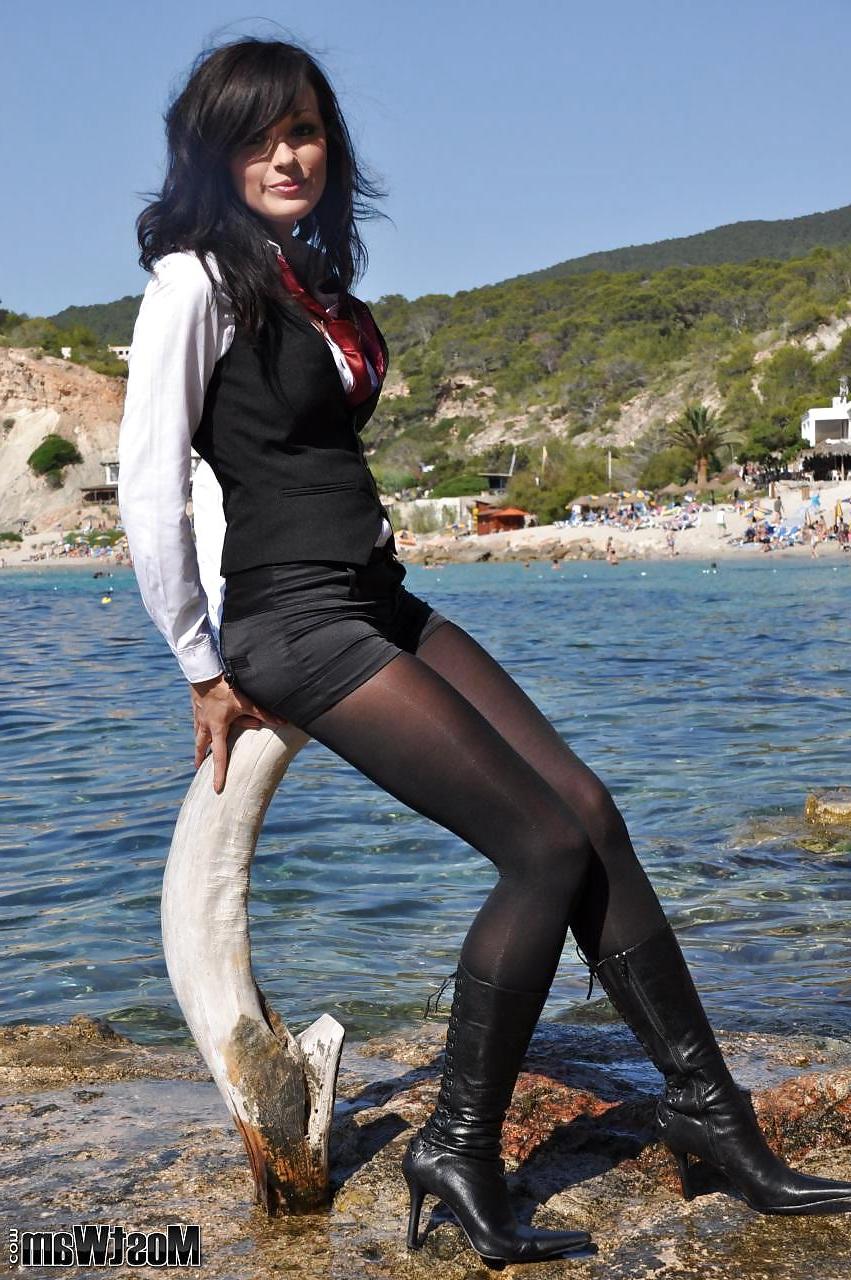 20P Beine, Hintern, Nylons, Roecke, Stiefel 9