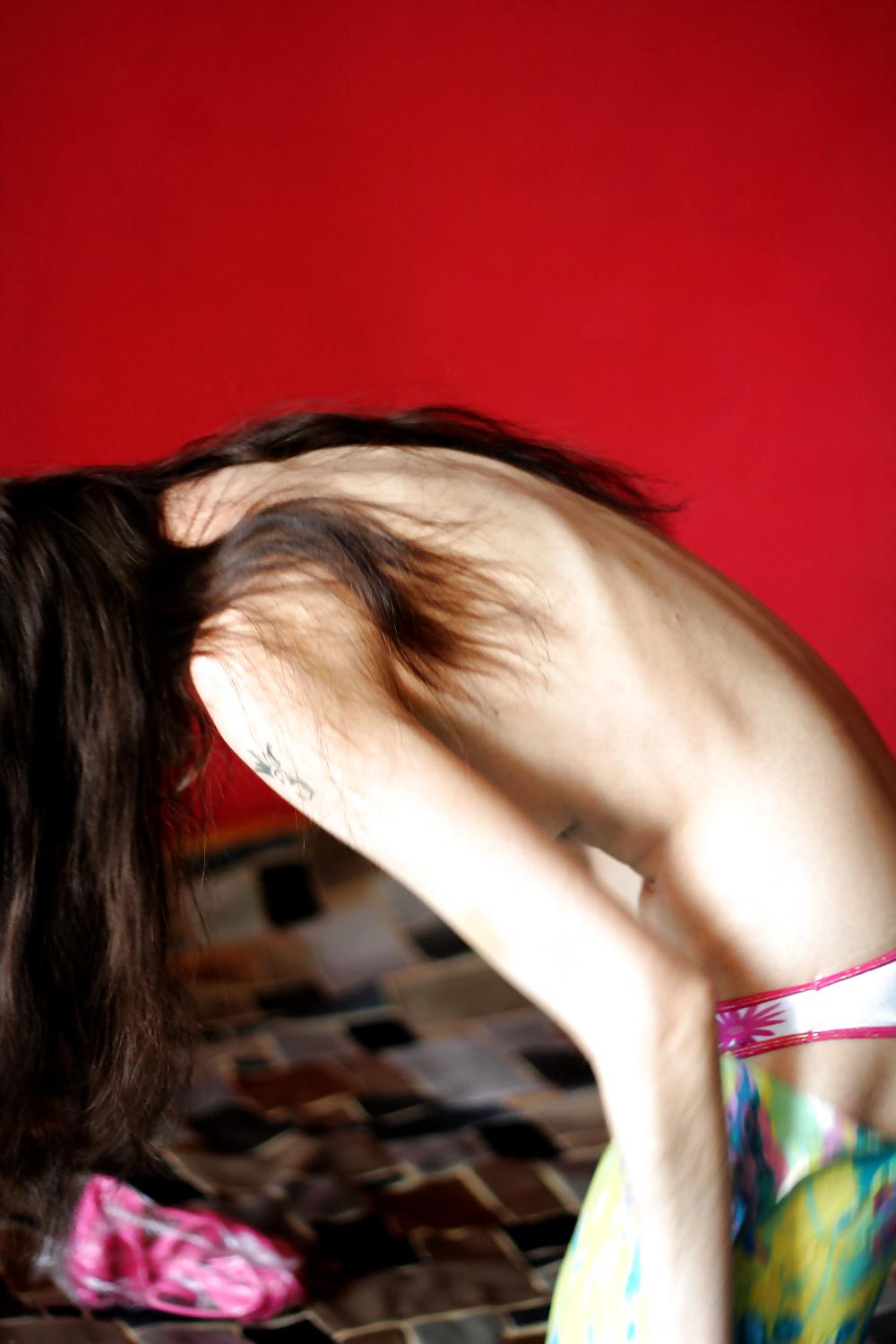 25P Russian 24 years old girl Katya poses sucking cock