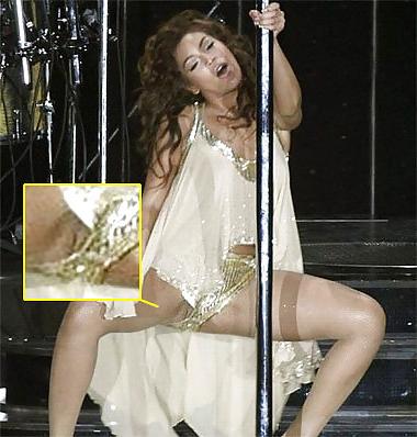 14P Celebs upskirt kommis bitte
