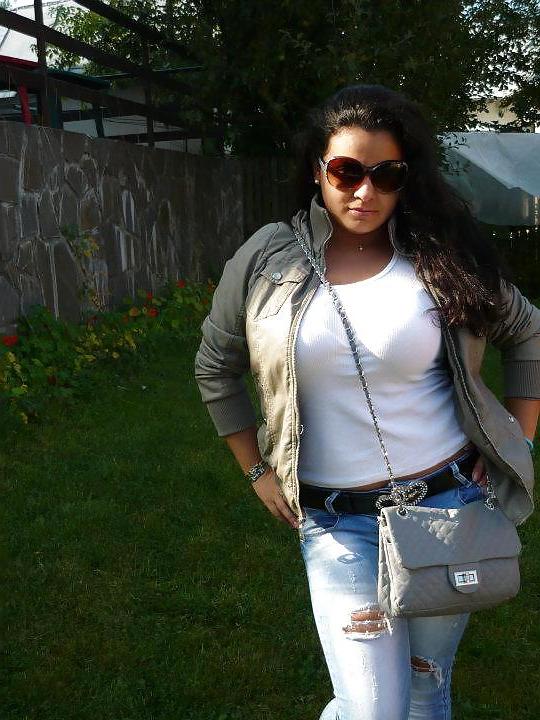 10P Romanian woman: Mariana