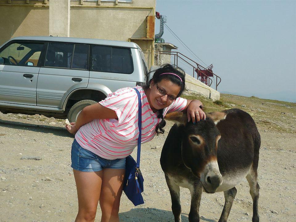 10P Romanian woman: Mariana