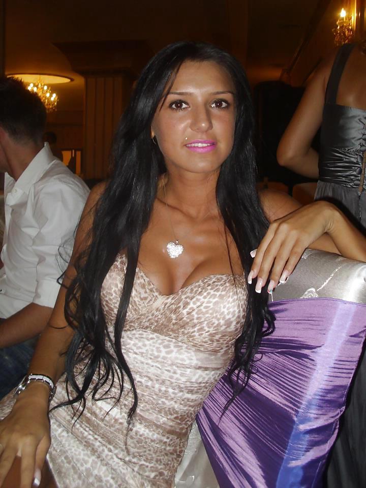 21P Romanian beauty: Simona