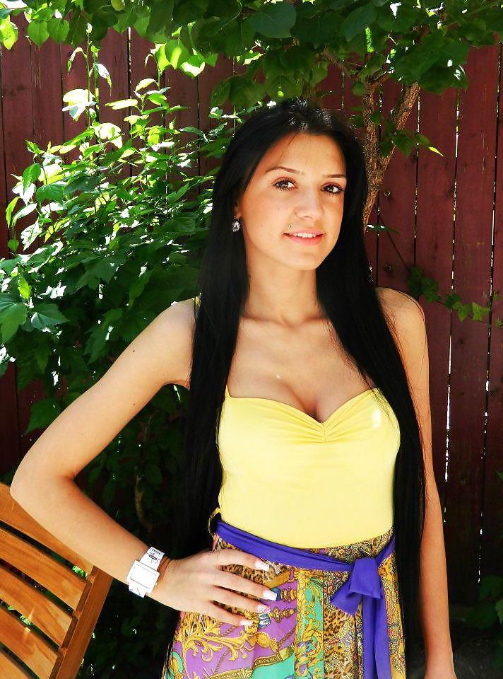 21P Romanian beauty: Simona