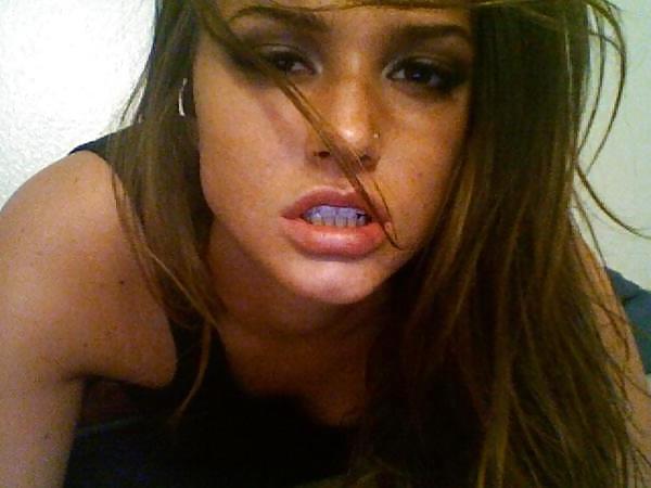 25P Nicole non nude
