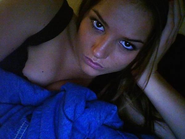 25P Nicole non nude