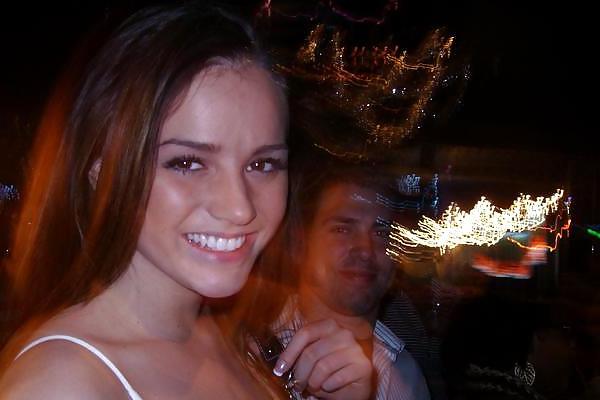 25P Nicole non nude