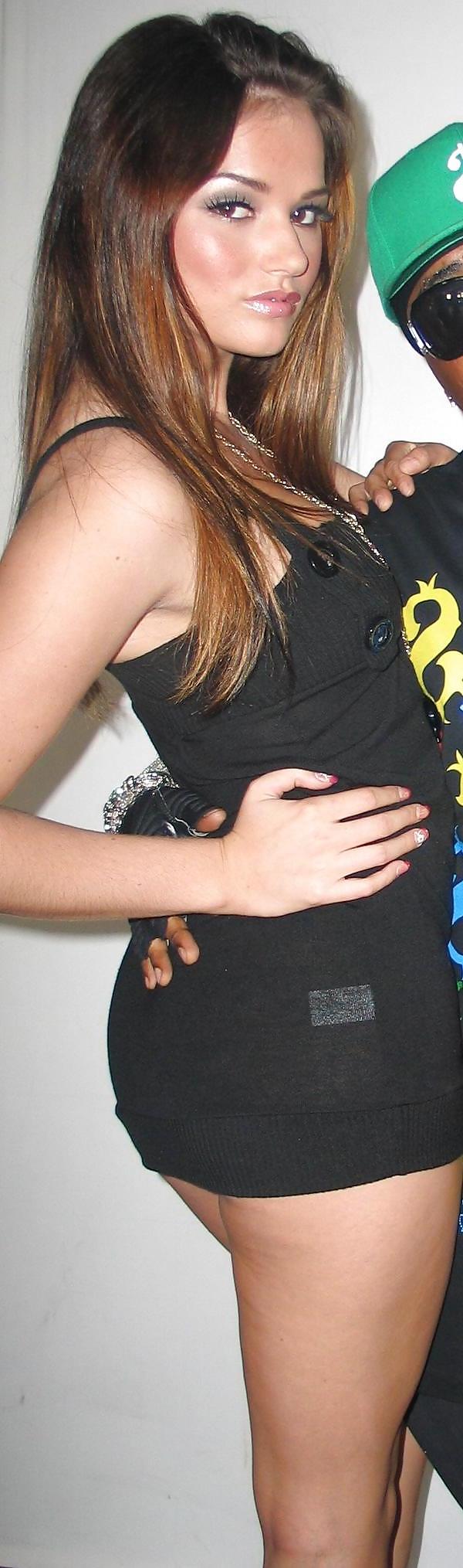25P Nicole non nude